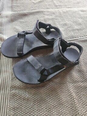 Teva women's original universal sandal Black; Size 7